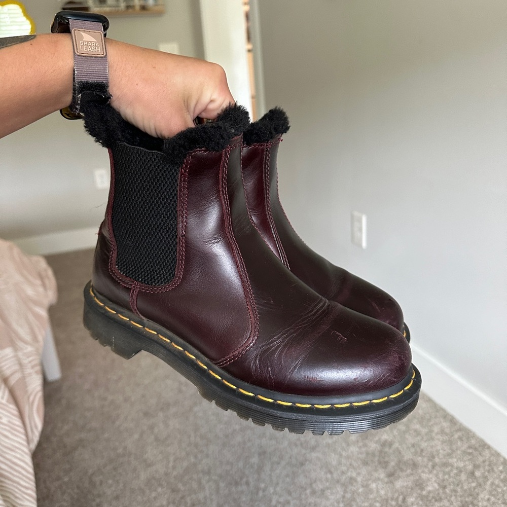 2976 Women’s Doc Martens Faux Fur Lined Chelsea Boots